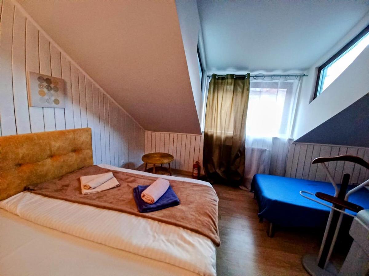Happy House Appartamento Braşov Esterno foto