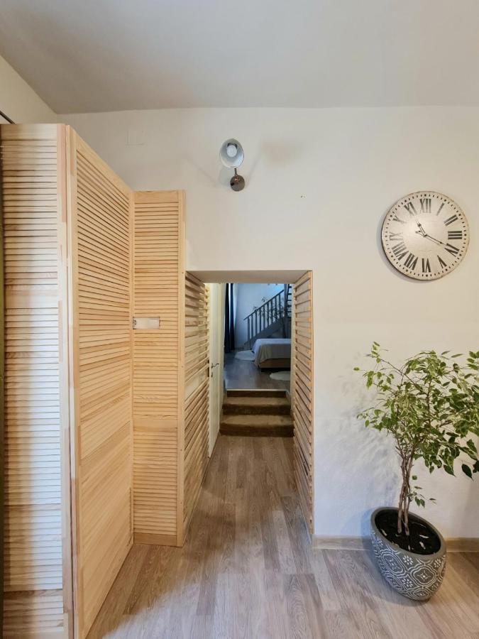 Happy House Appartamento Braşov Esterno foto